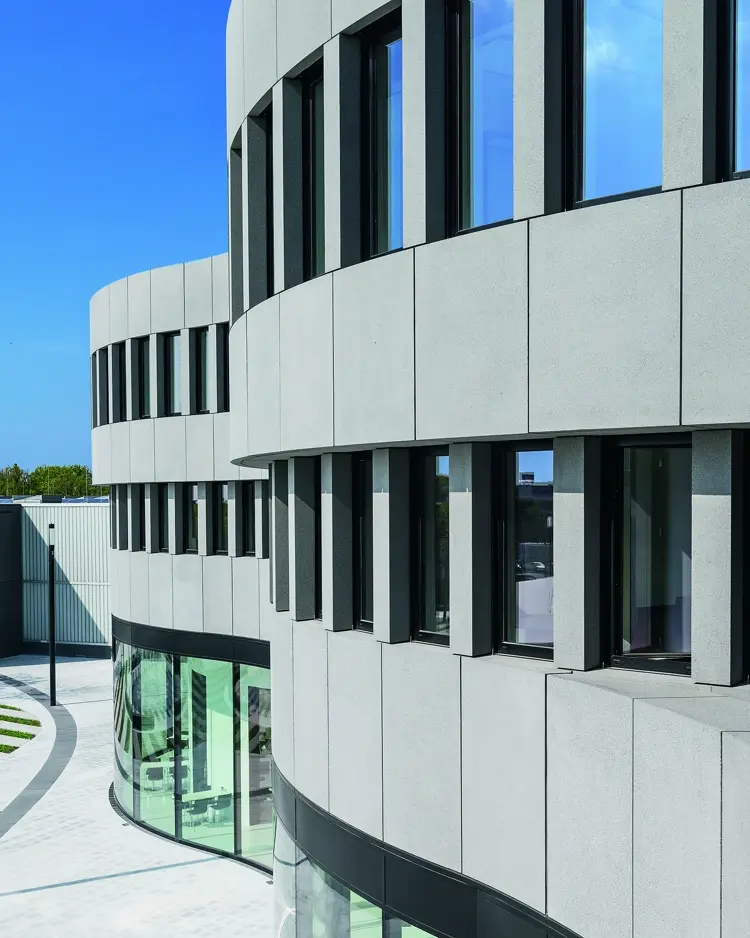 管理层 - 洞察领导力。