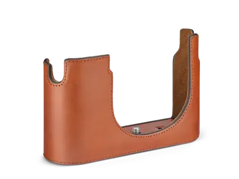 半套 Q3，皮革材质